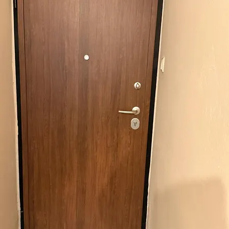 Apartment Sweet Dreams 1 Larissa